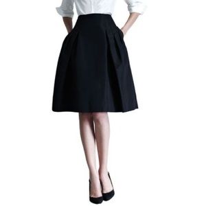 Carolina Herrera Black 100% Silk Faille Party Skirt.